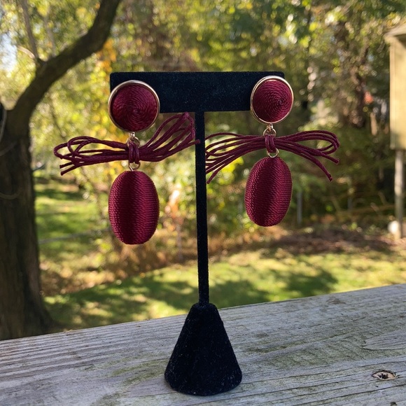 ⚜️Red and Gold fabric Bow Drop earrings! - Picture 2 of 2